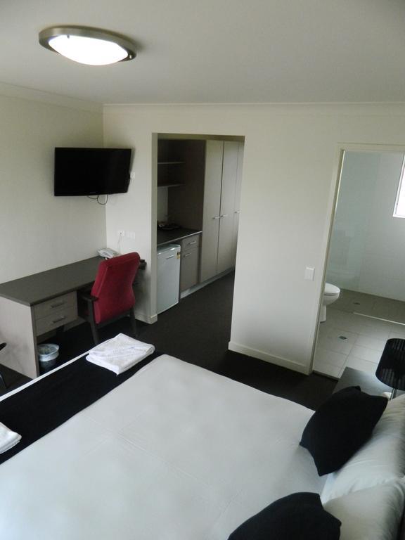 Dooleys Tavern And Motel Capella Room photo